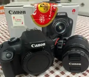 دوربین نیکون D7000 nikon با لنز 18/140 دست دوم