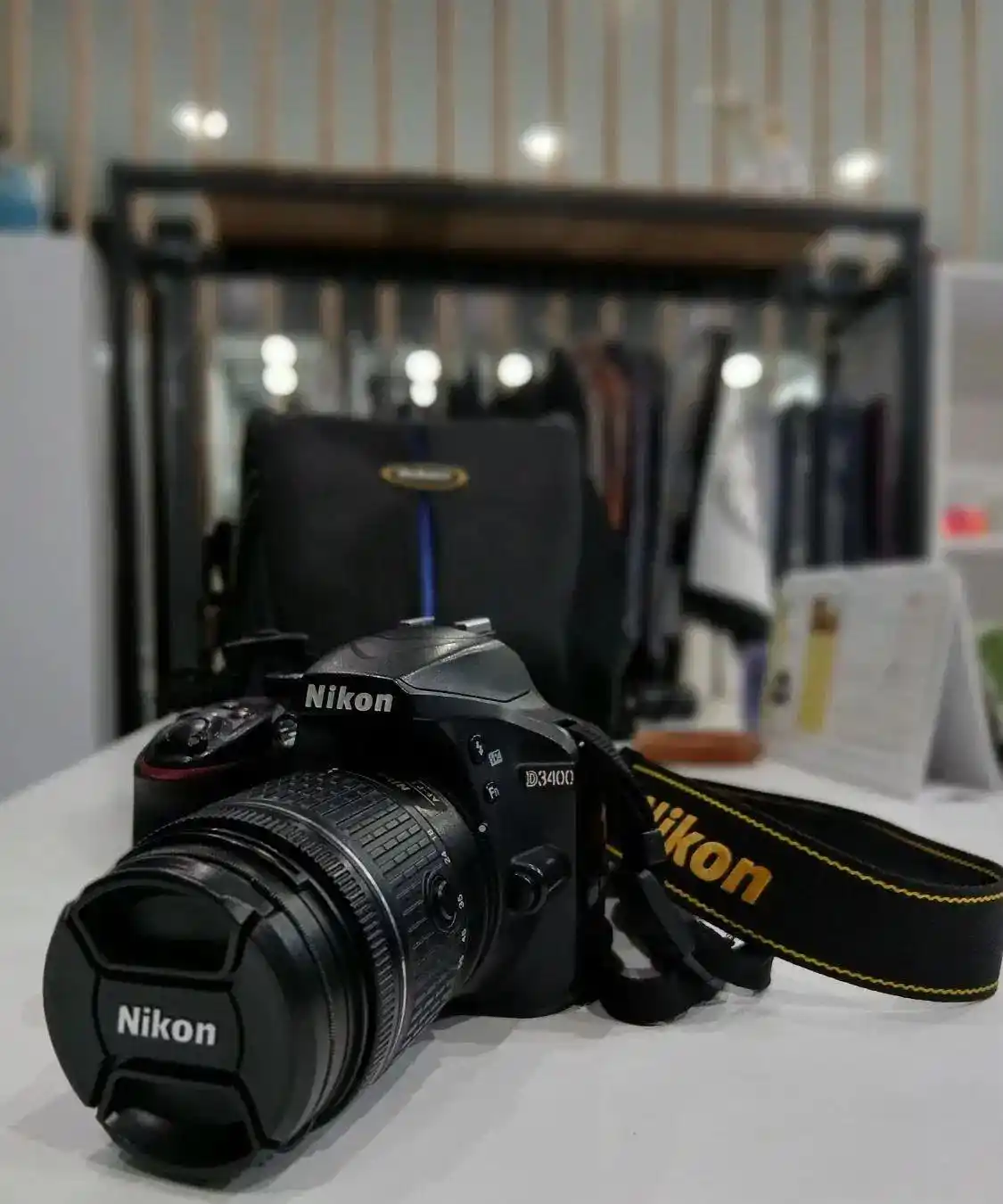 دوربین عکاسی نیکون 3400D دست دو