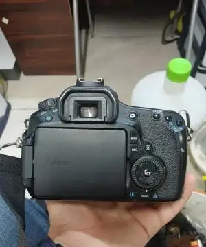 دوربین کانن ۶۰D دست دوم