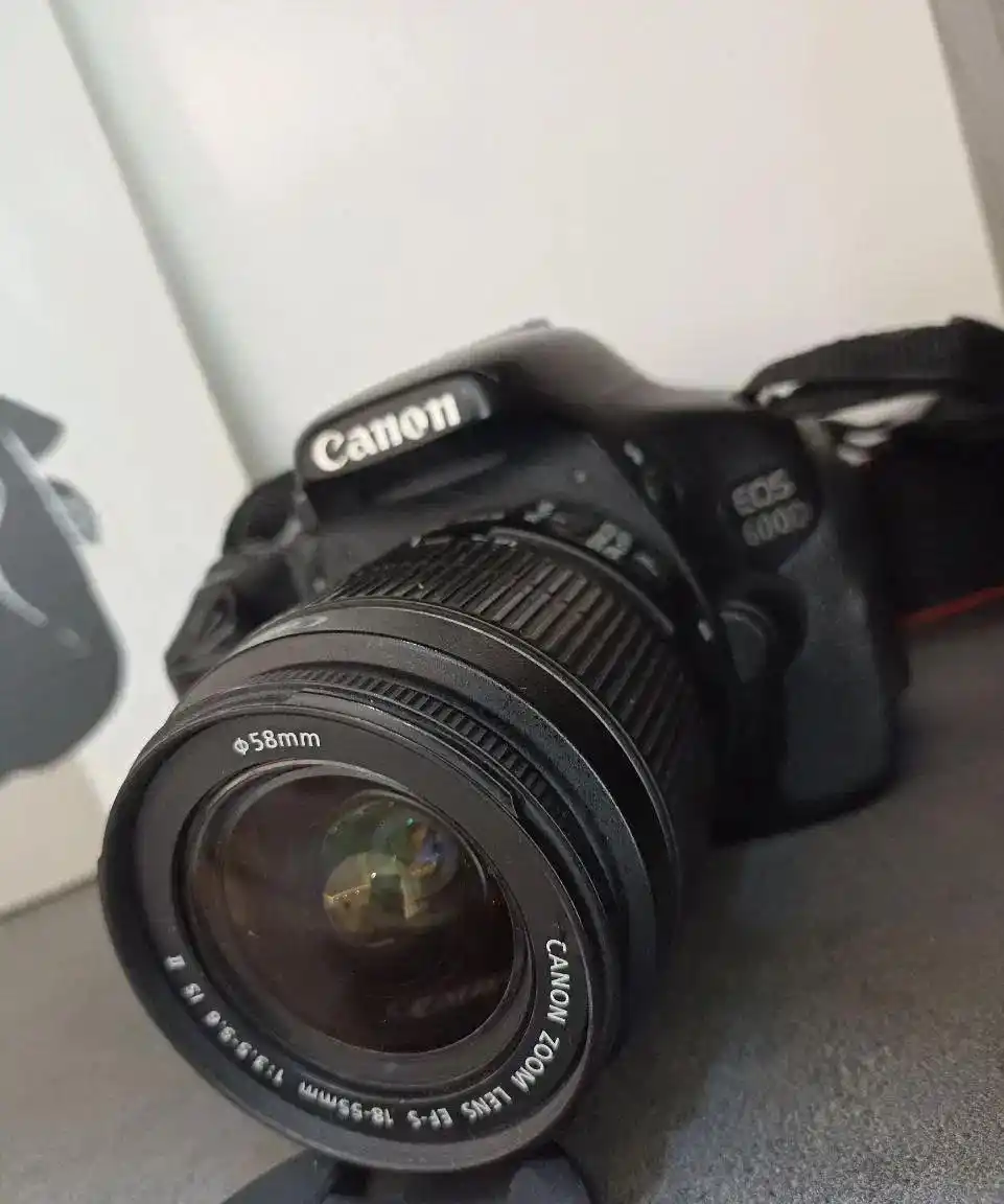 دوربین کنون 600d دست دو