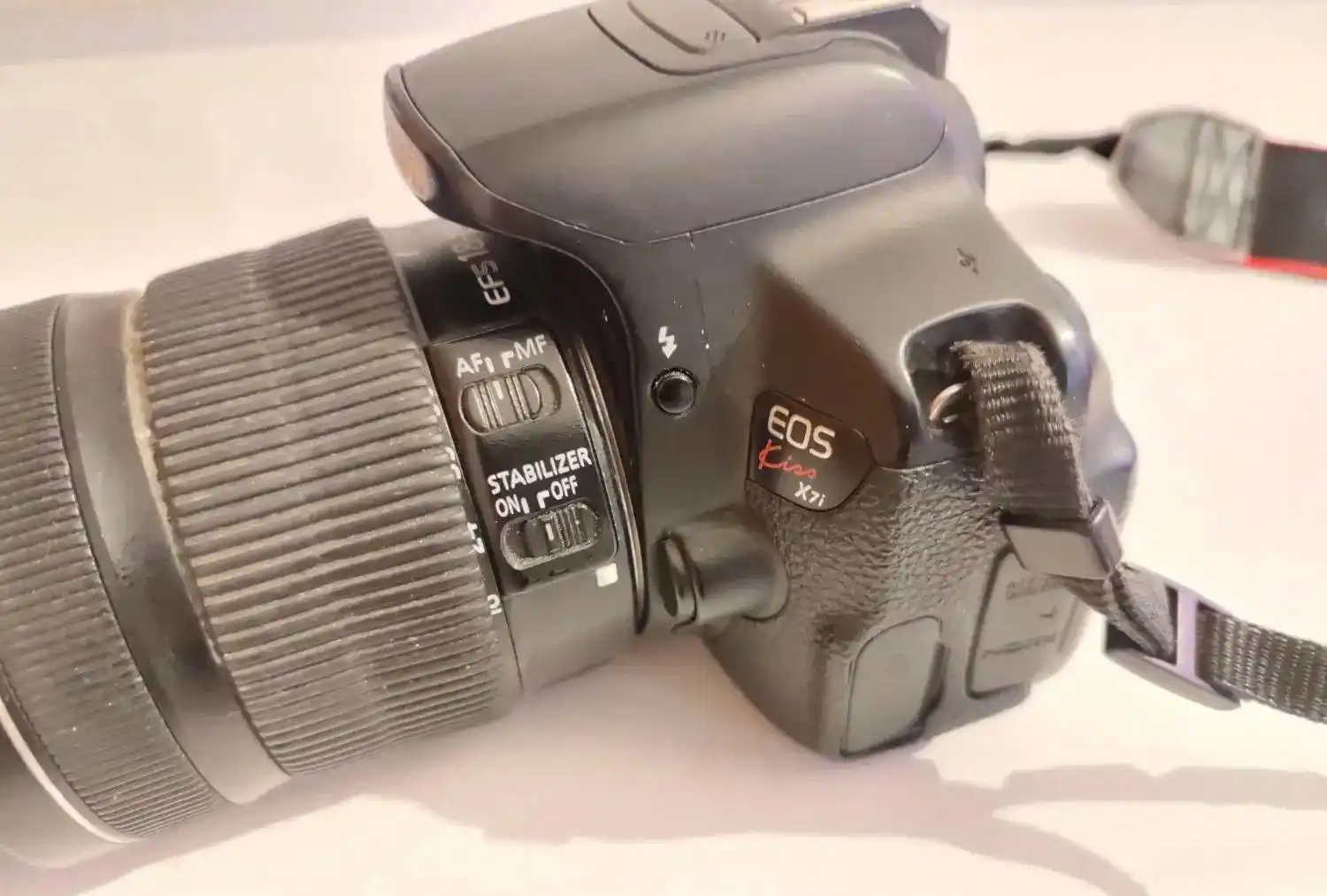 دوربین عکاسی وفیلمبرداریcanon700d kis7iولنز 18-135 دست دو