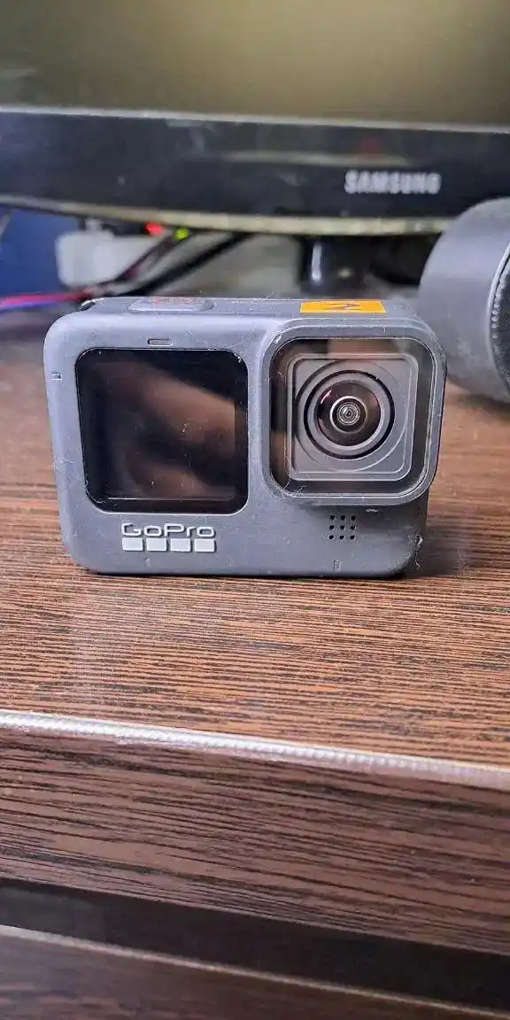 دوربین گوپرو 9 (GoPro Hero 9) دست دو