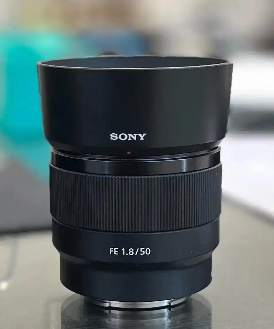 لنز Sony FE 50mm f1.8 دست دو