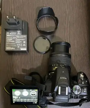 Nikon D5300 + لنز 18-140 VR دست دوم