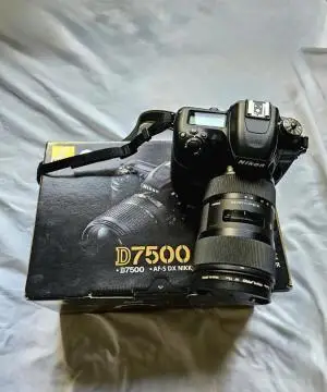 دوربین نیکون مدل D7500 دست دوم