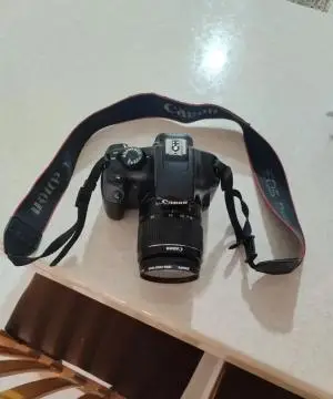 دوربین کانن 1100d با لنز فیکس 50 دست دوم