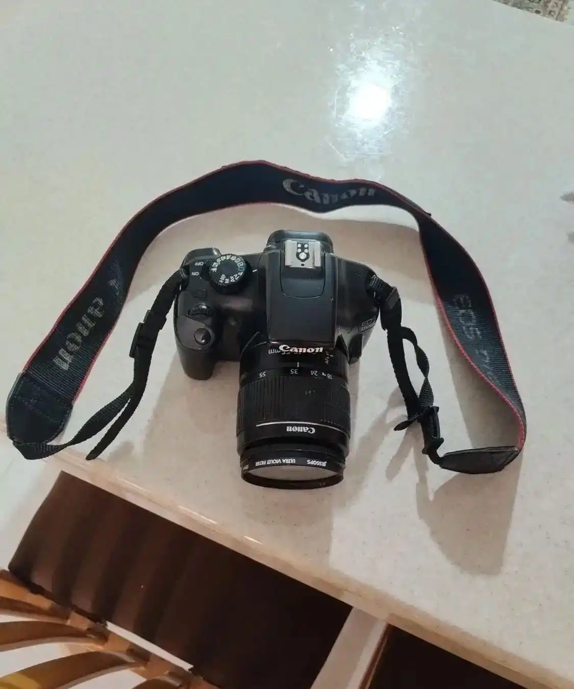 دوربین کانن (canon Eos1100D) وشارژر و کیف  حرفه ای دست دو