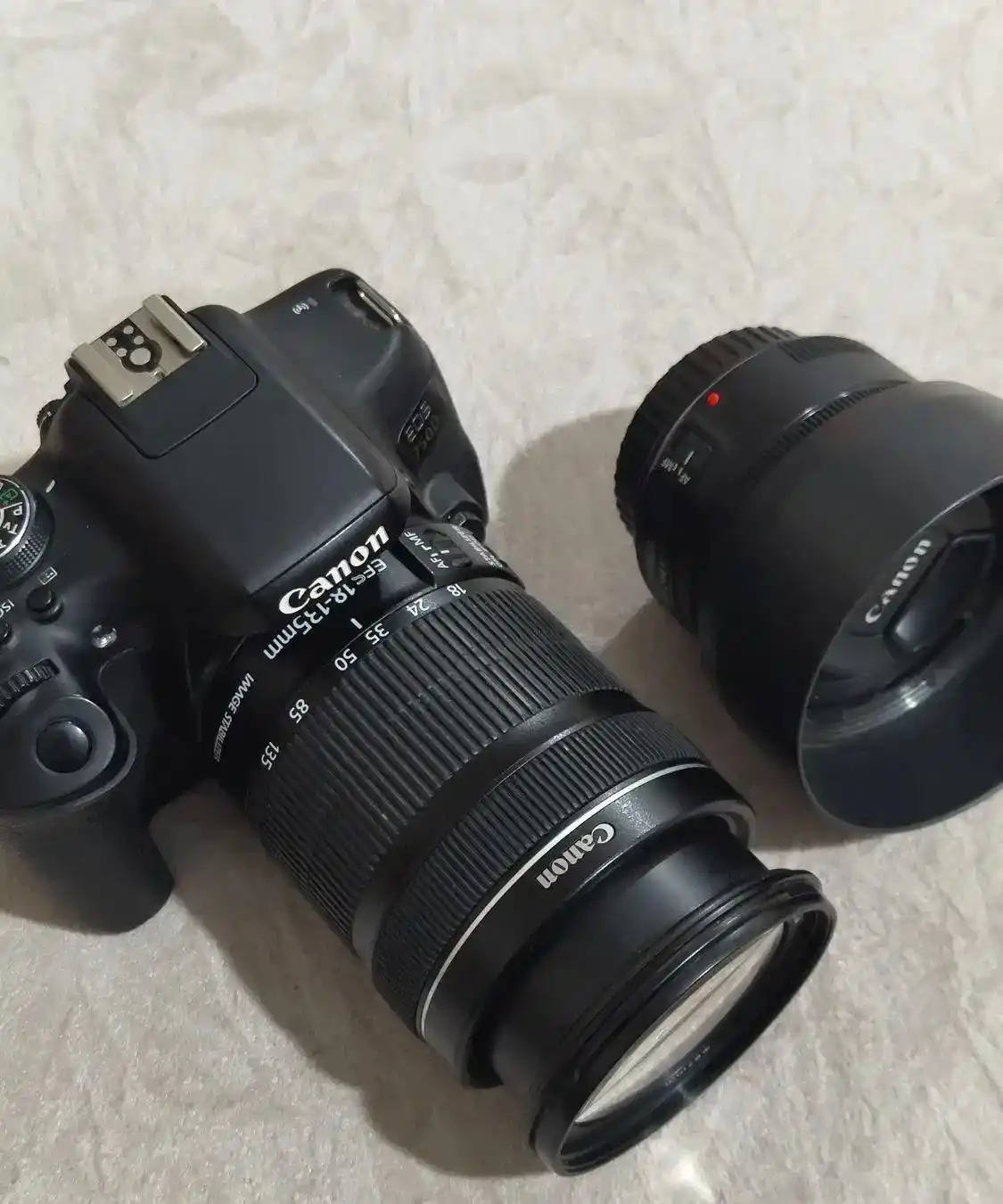 دوربین 750D دست دو