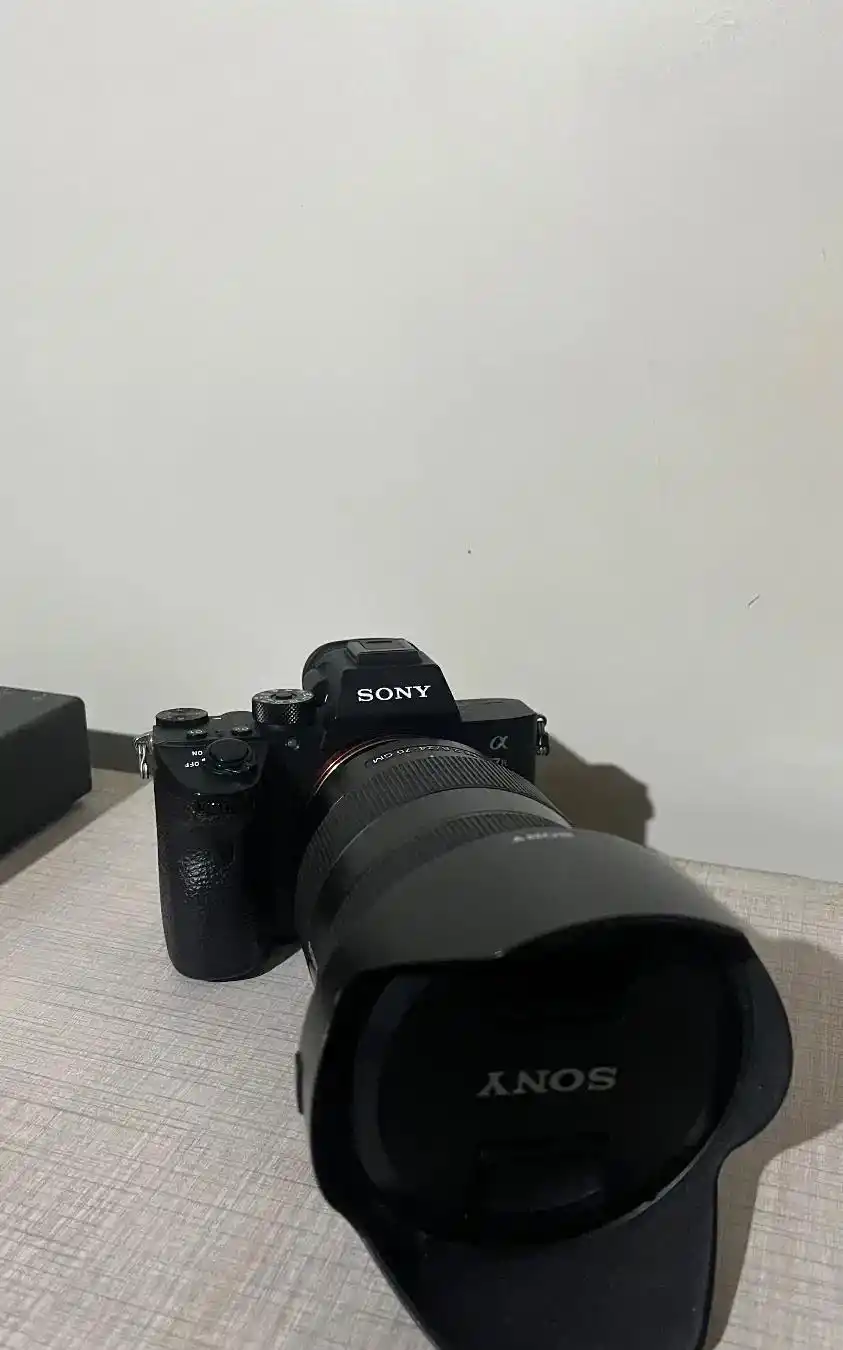 دوربین سونیA7R3 دست دو