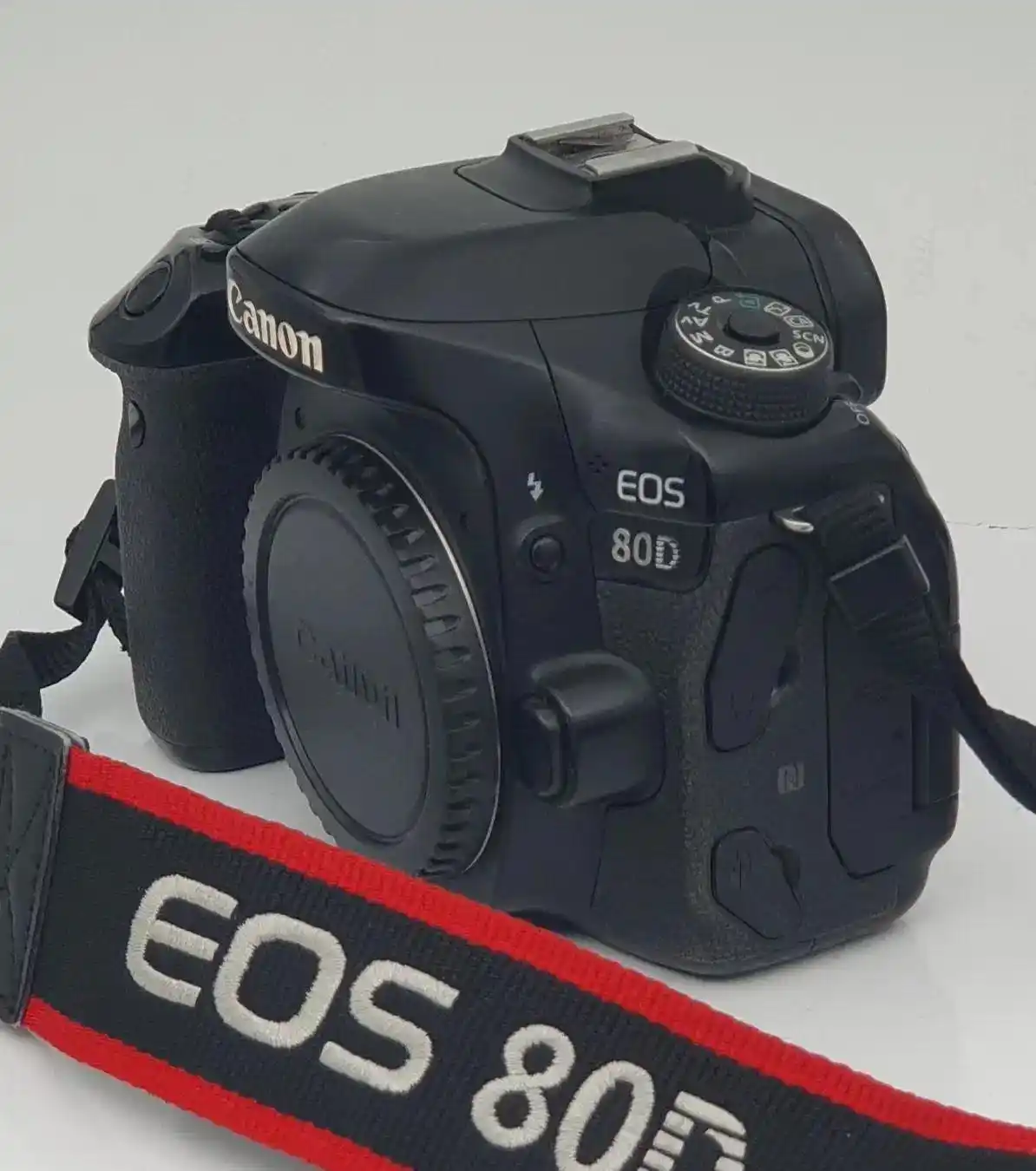 دوربین کانن 80D دست دو