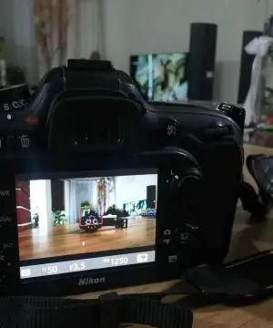 دوربین d7100 نیکون با لنز 50mm f1.4 دست دوم