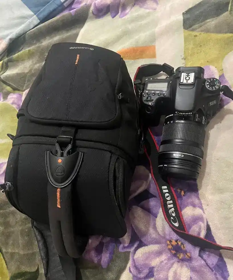 دوربین 70 D Canon دست دو