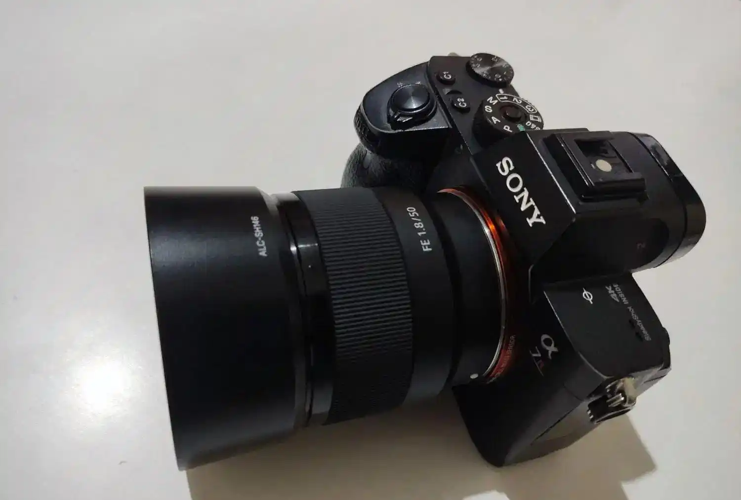 دوربین سونی 7III R دست دو