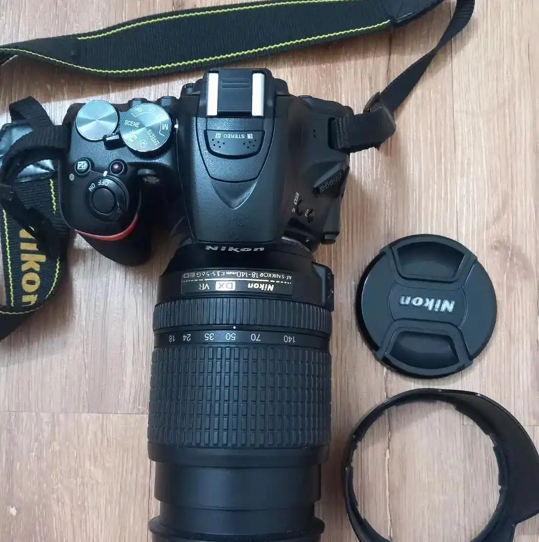 دوربین نیکون 5600D دست دو