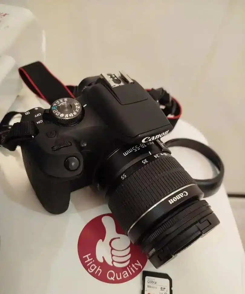 دوربین 2000D Canon دست دو