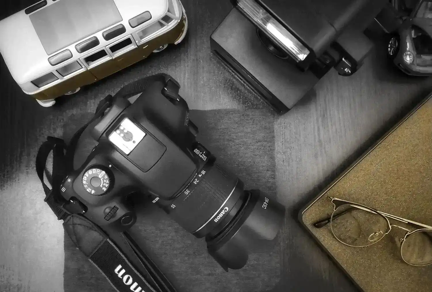 دوربین canon4000d دست دو