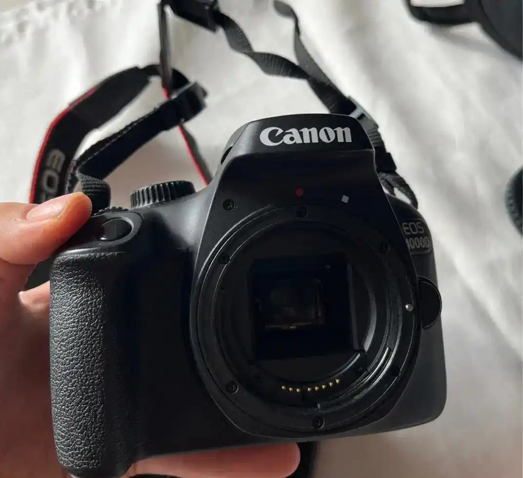 دوربین کنون 4000d دست دو