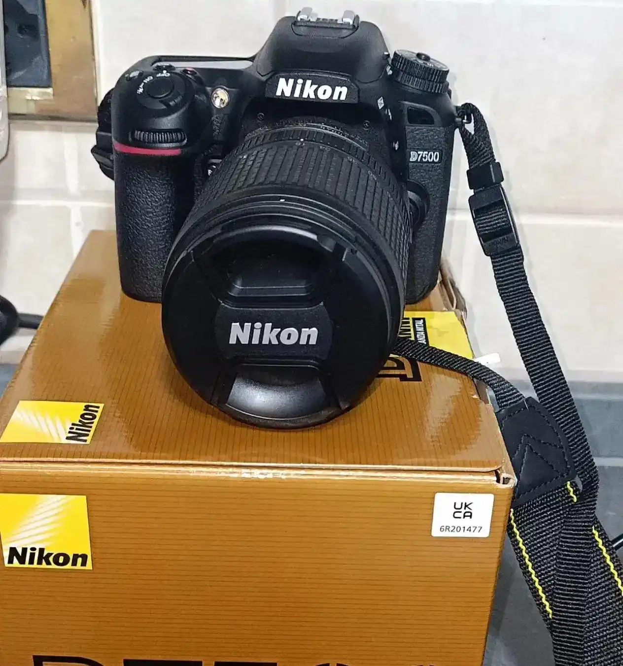 دوربین نیکون d7500 دست دو