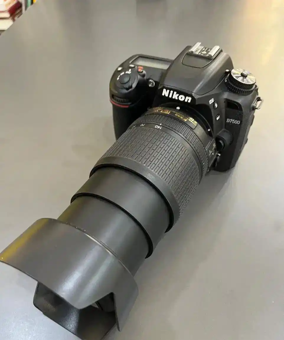 دوربین نیکون D7500 در حد نو دست دو