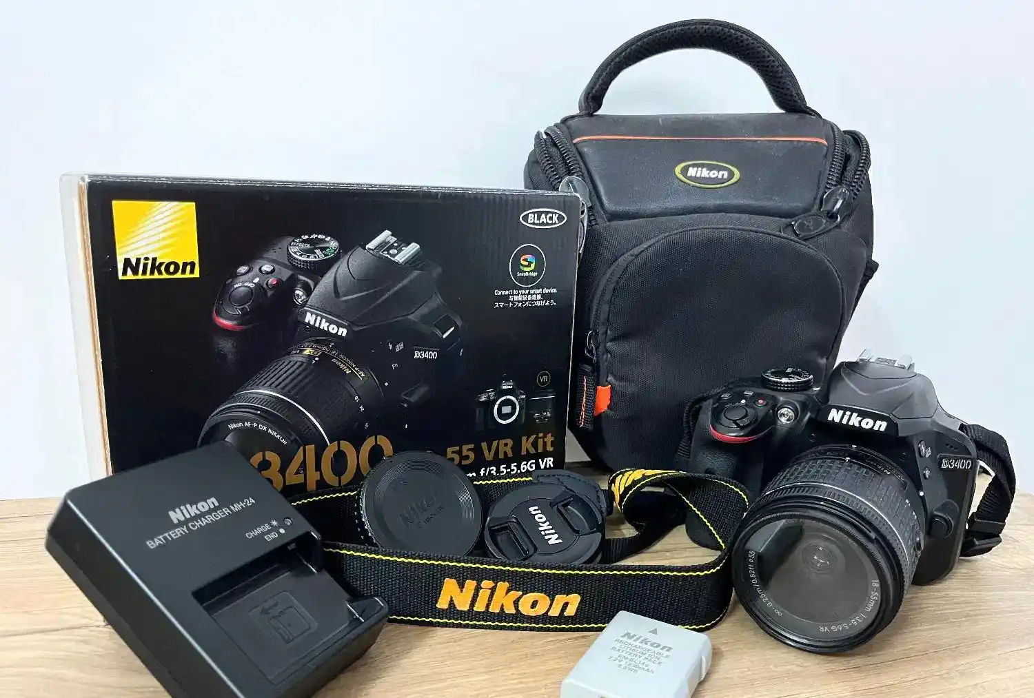 دوربین درحد نو دست دو