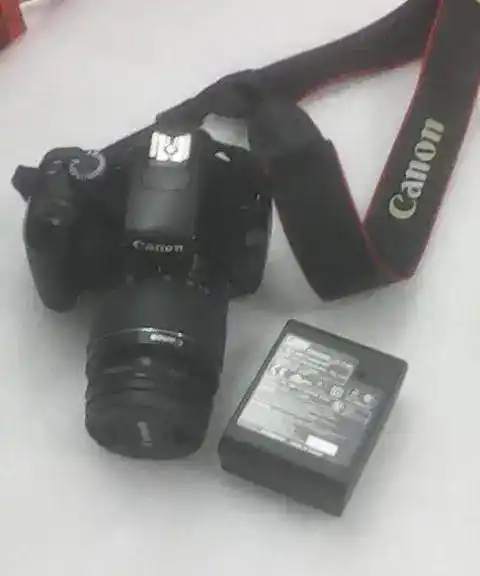 دوربین کانن 1100d دست دو