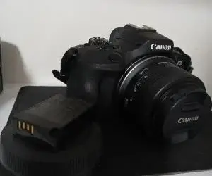 دوربین Canon R100 - رم ۶۴ گیگ - کیف دوربین دست دوم