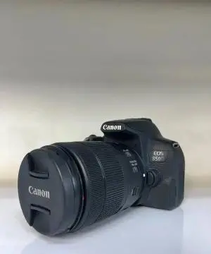دوربین کانن 850D با لنز 18-55 دست دوم