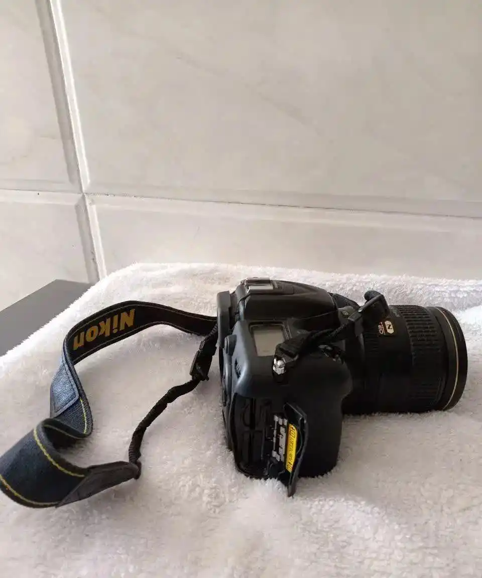 دوربین عکاسی 7100نیکون بالنز 18/140و24/70 دست دو