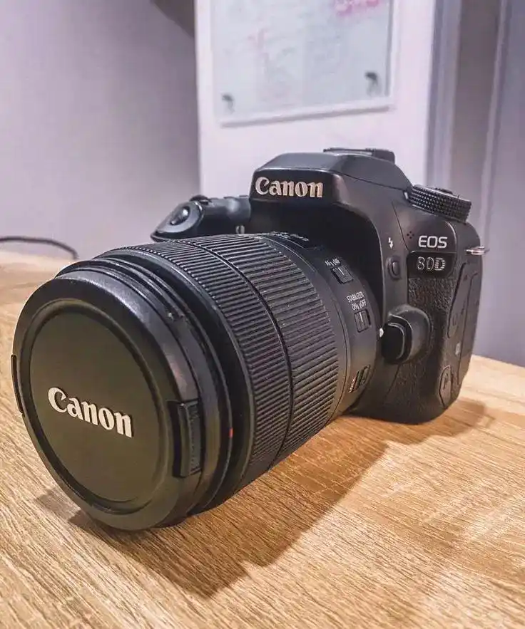 دوربین Canon 80 D دست دو