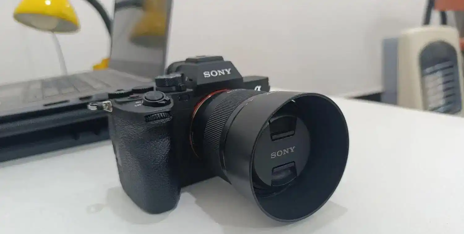 دوربین سونی a7iv دست دو