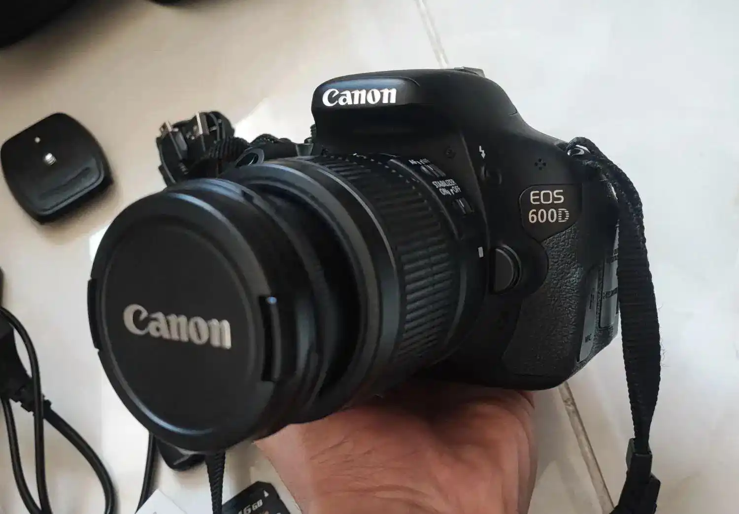 دوربین 600D با کیف و وسایل همراه نو دست دو