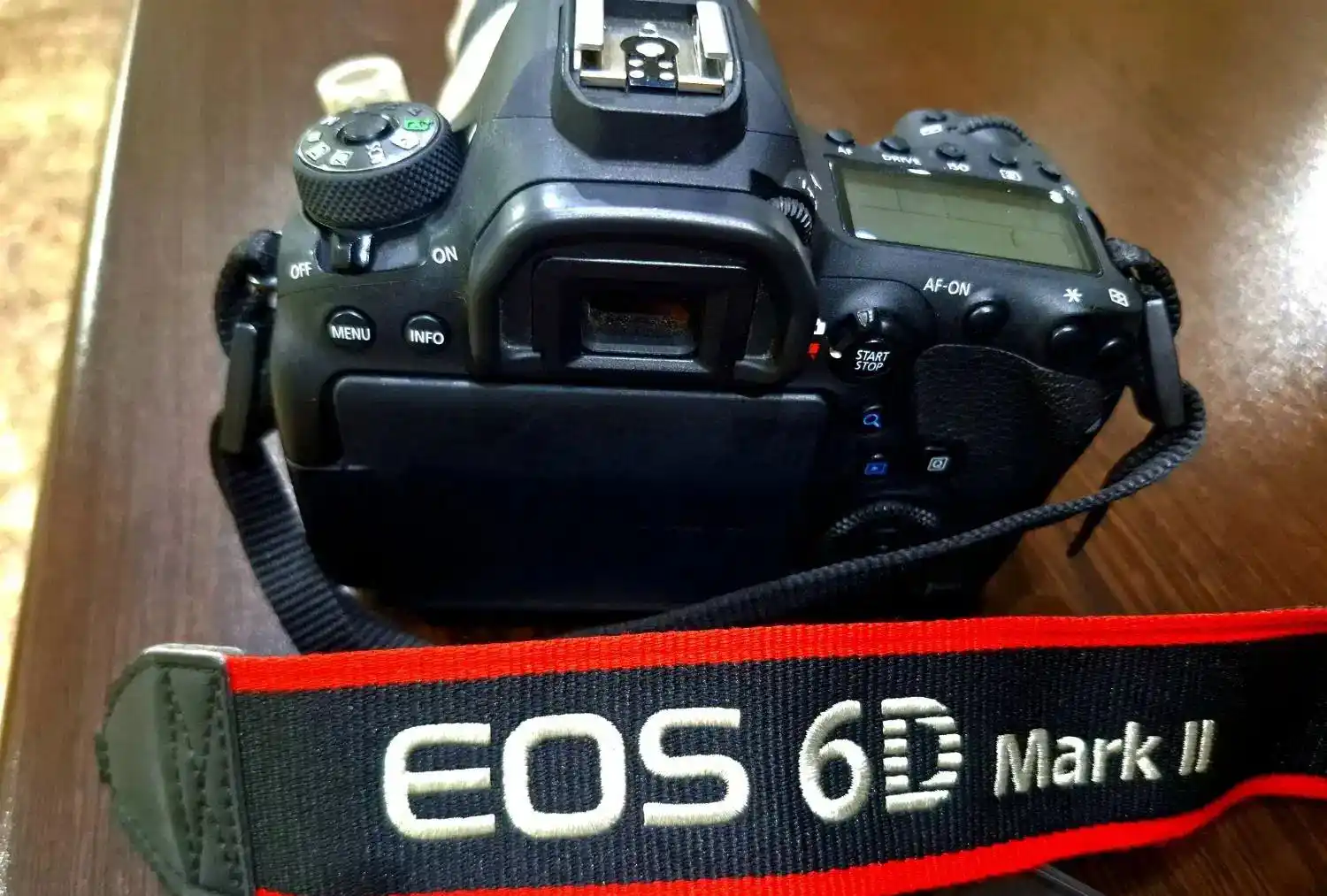 دوربین کنون 6d mark II لنز 70 200 دست دو