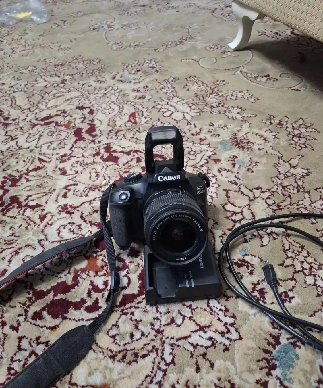 دوربین کنون با لنز ۵۵-۱۸ دست دو