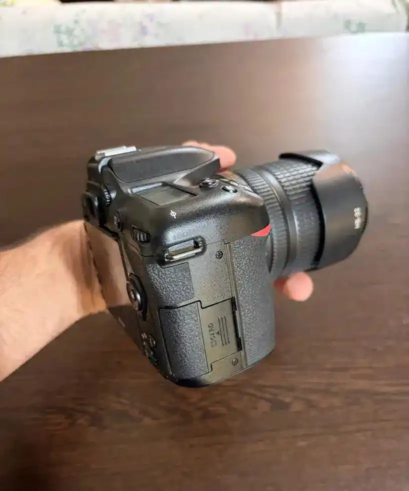 دوربین نیکون d7500 دست دو