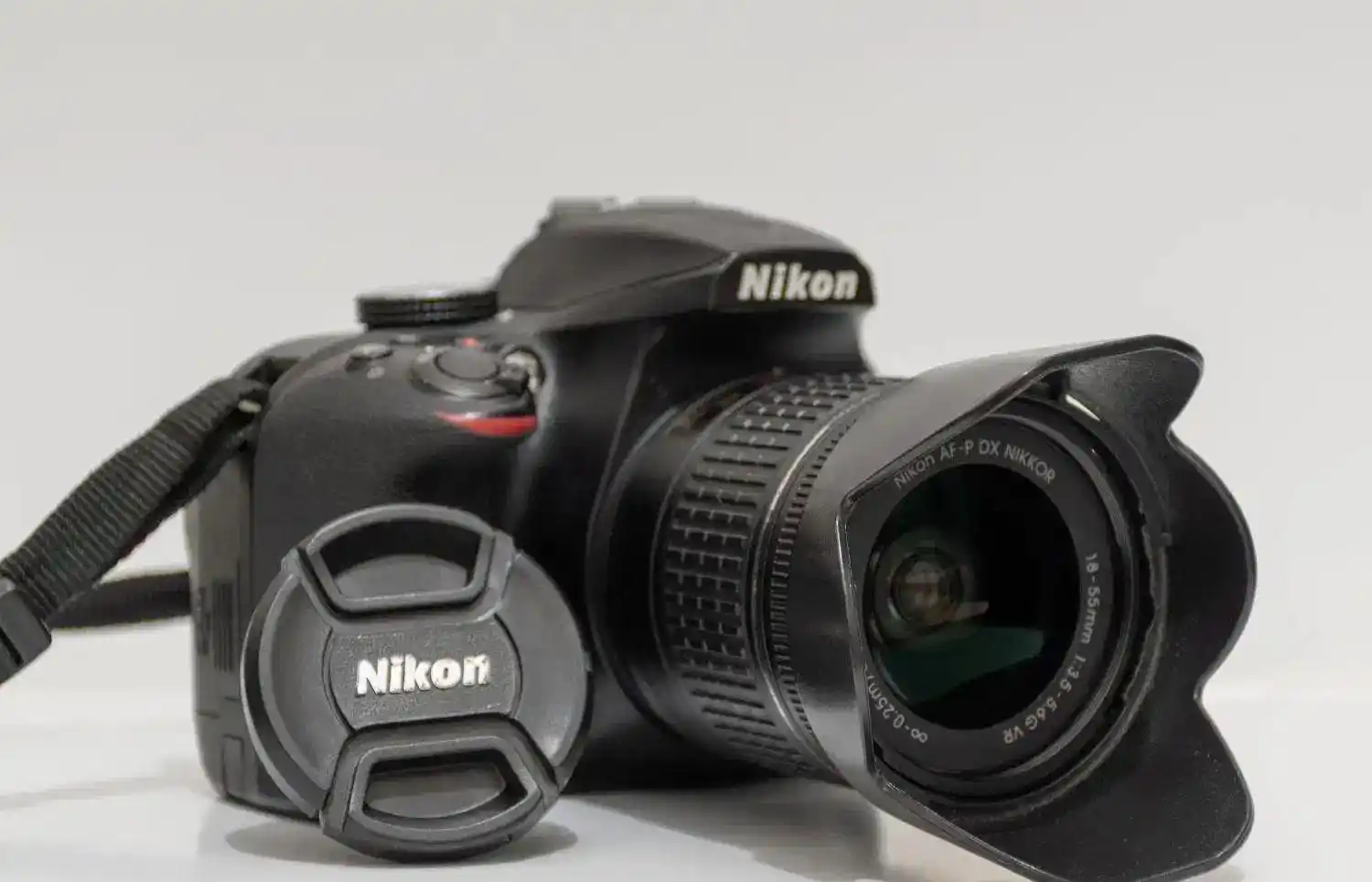 دوربین عکاسی Nikon D3400 دست دو
