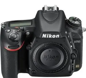 دوربین نیکون d750 همراه با لنز ۲۴-۱۲۰ دست دوم