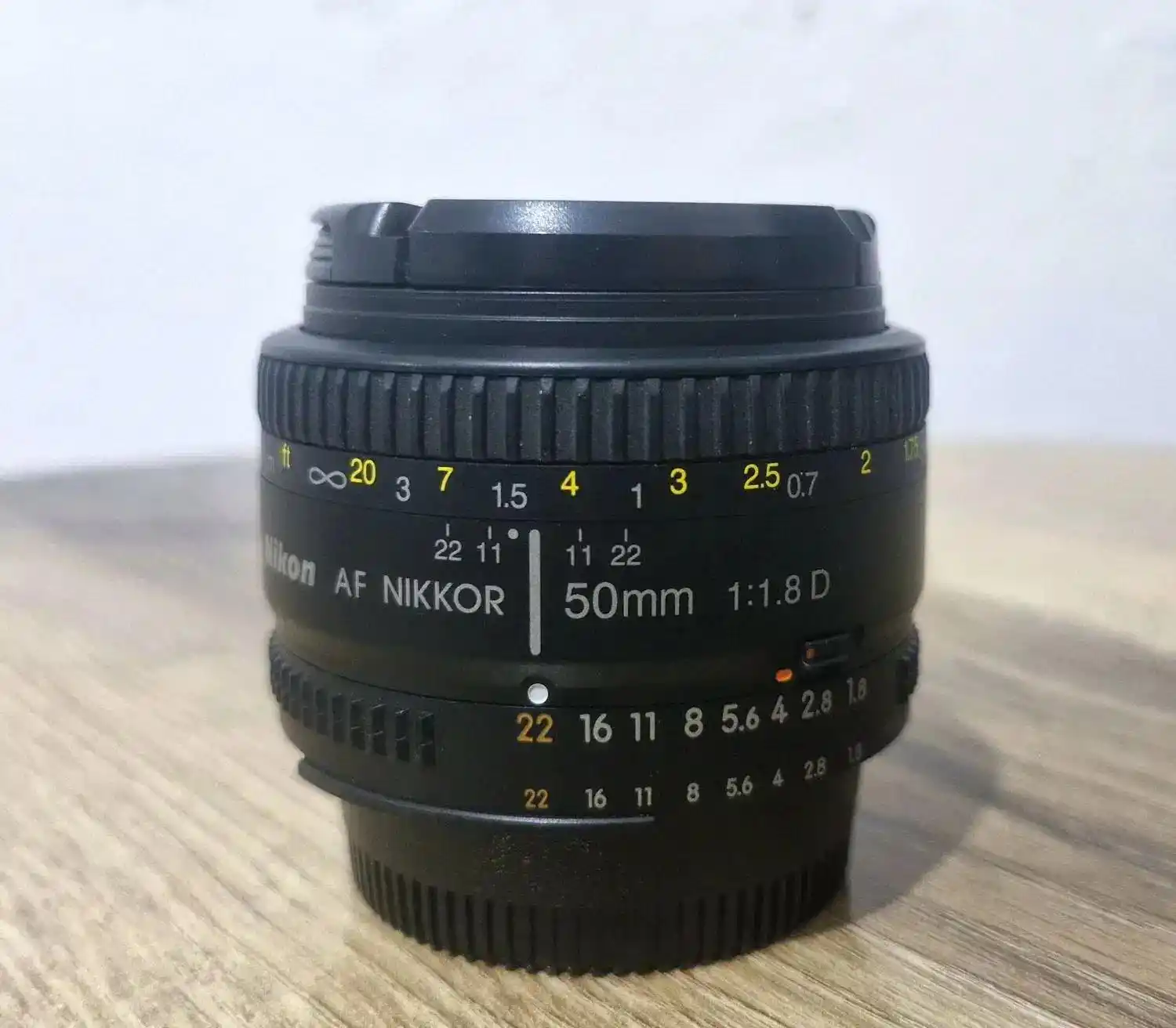 لنز نیکون 50 میلیمتر دست دو