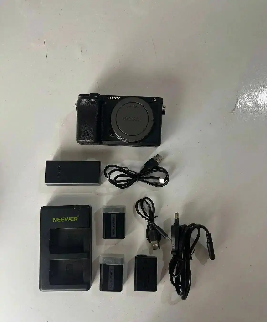 Sony a6400  بسیار تمیز دست دو