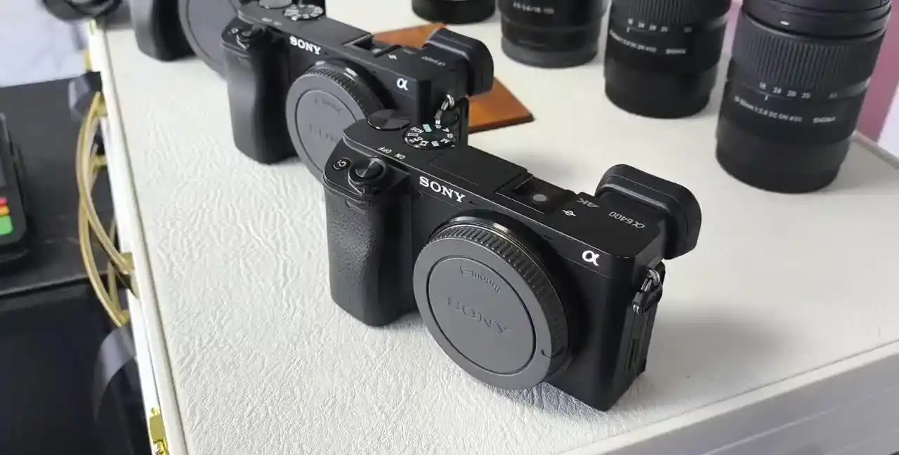 دوربین سونی a7R2 دست دو