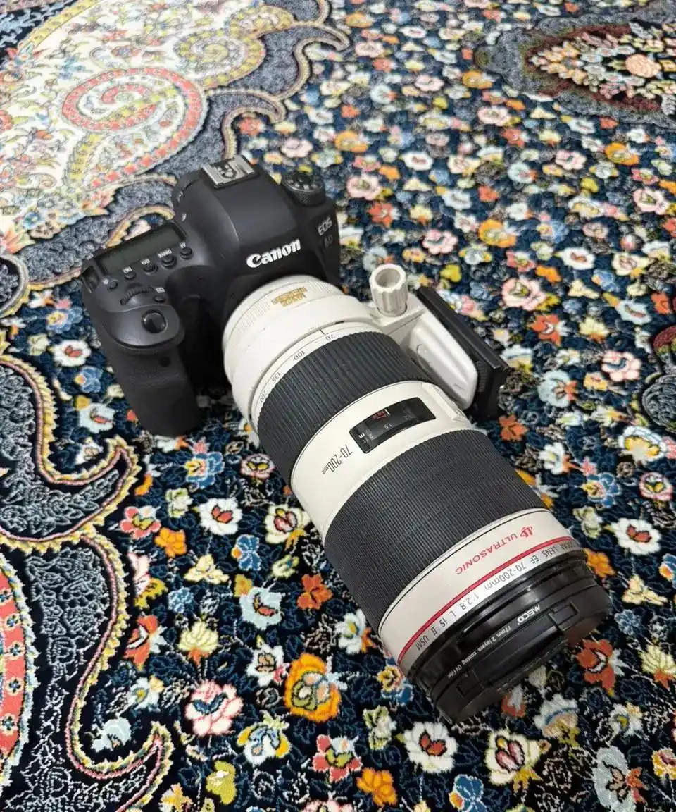 دوربین با دو لنز کنون 6d mark ii و لنز 70-200 و 50 دست دو