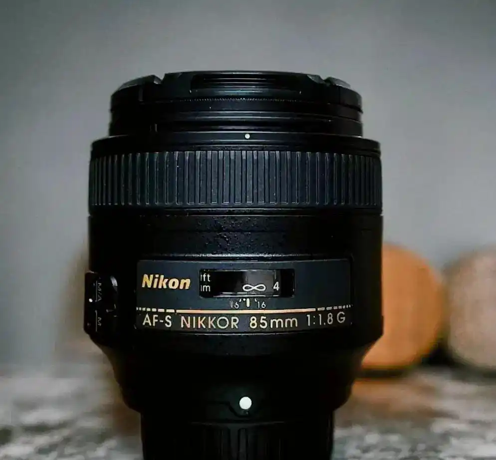 لنز 85mm f1.8 Nikon و 300-55 f3.5 Nikon دست دو