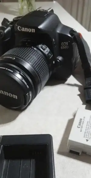 دوربین کنون650d دست دوم