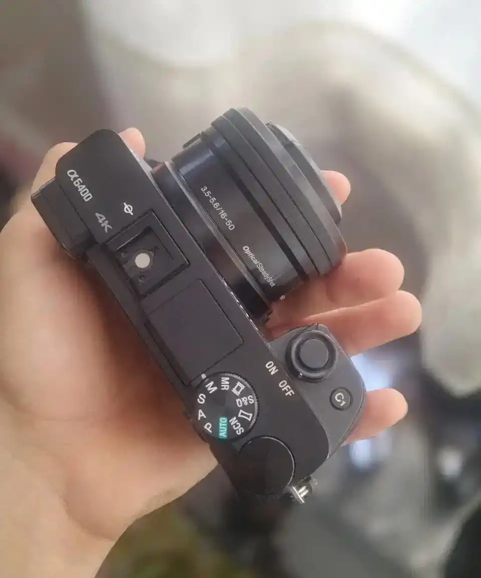 دوربین سونی a6400 دست دو