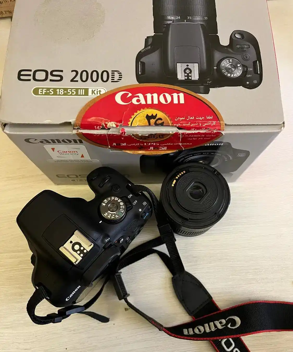 دوربین کنون 2000D دست دو