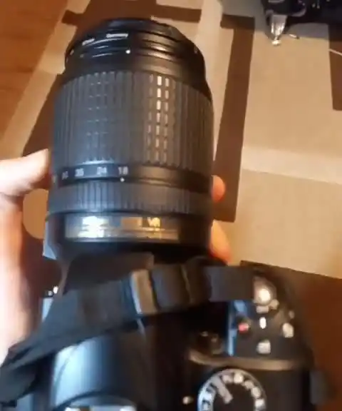 دوربین نیکون d3300 دست دو