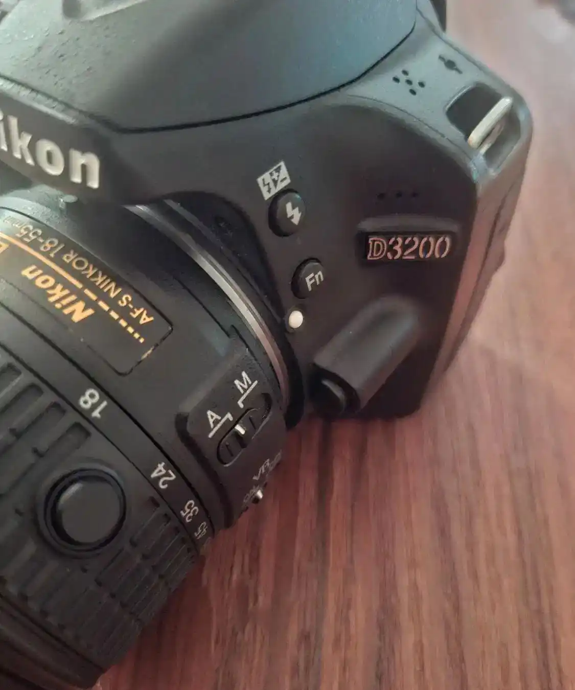 دوربین نیکون D3200 دست دو