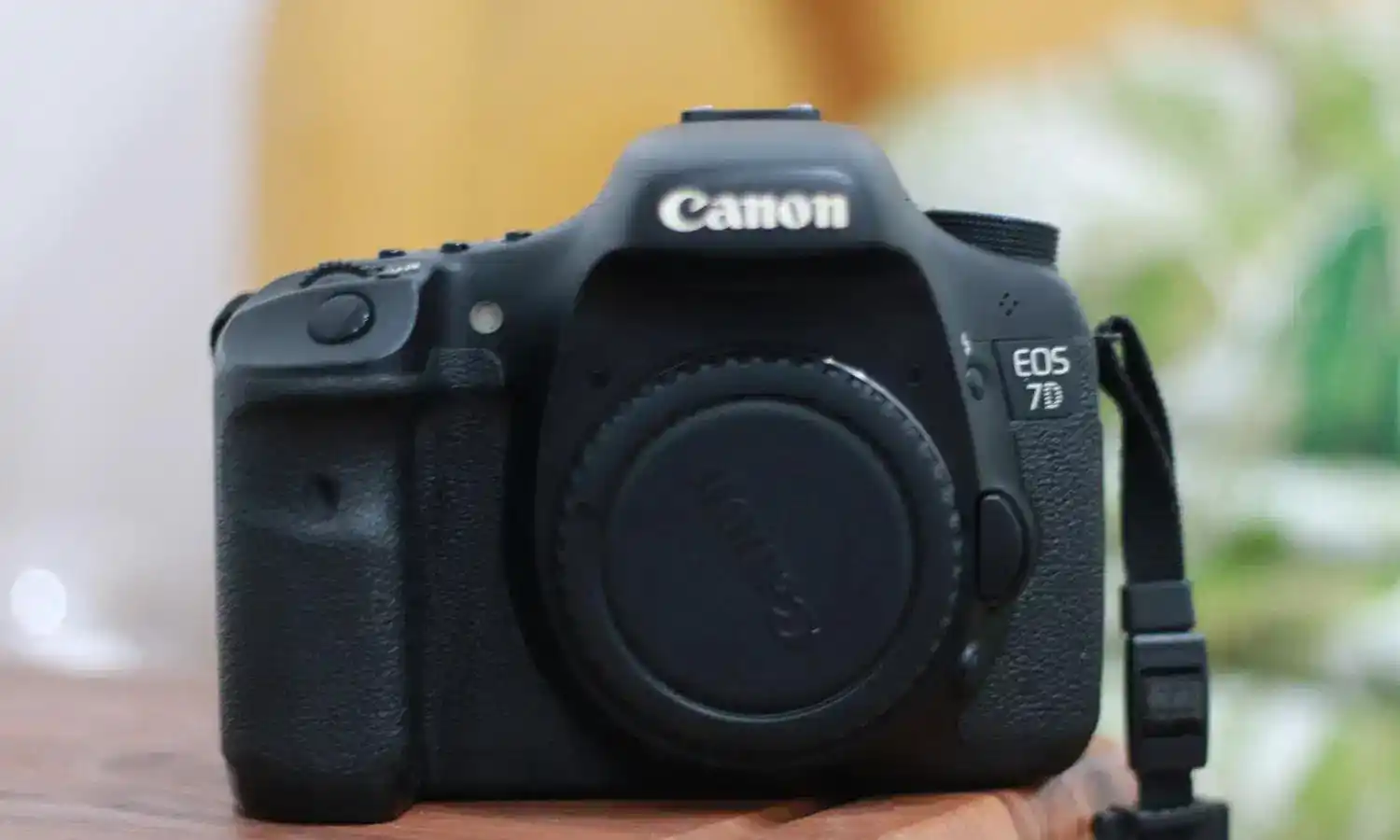 دوربین عکاسی 7D کنن با لنز 18-135 دست دو