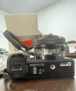 دوربین کارکرده Sony zv-e10 با لنز کیت ۵۰ـ۱۶ و فیلتر uv همراه با گارانتی طلایی دست دوم