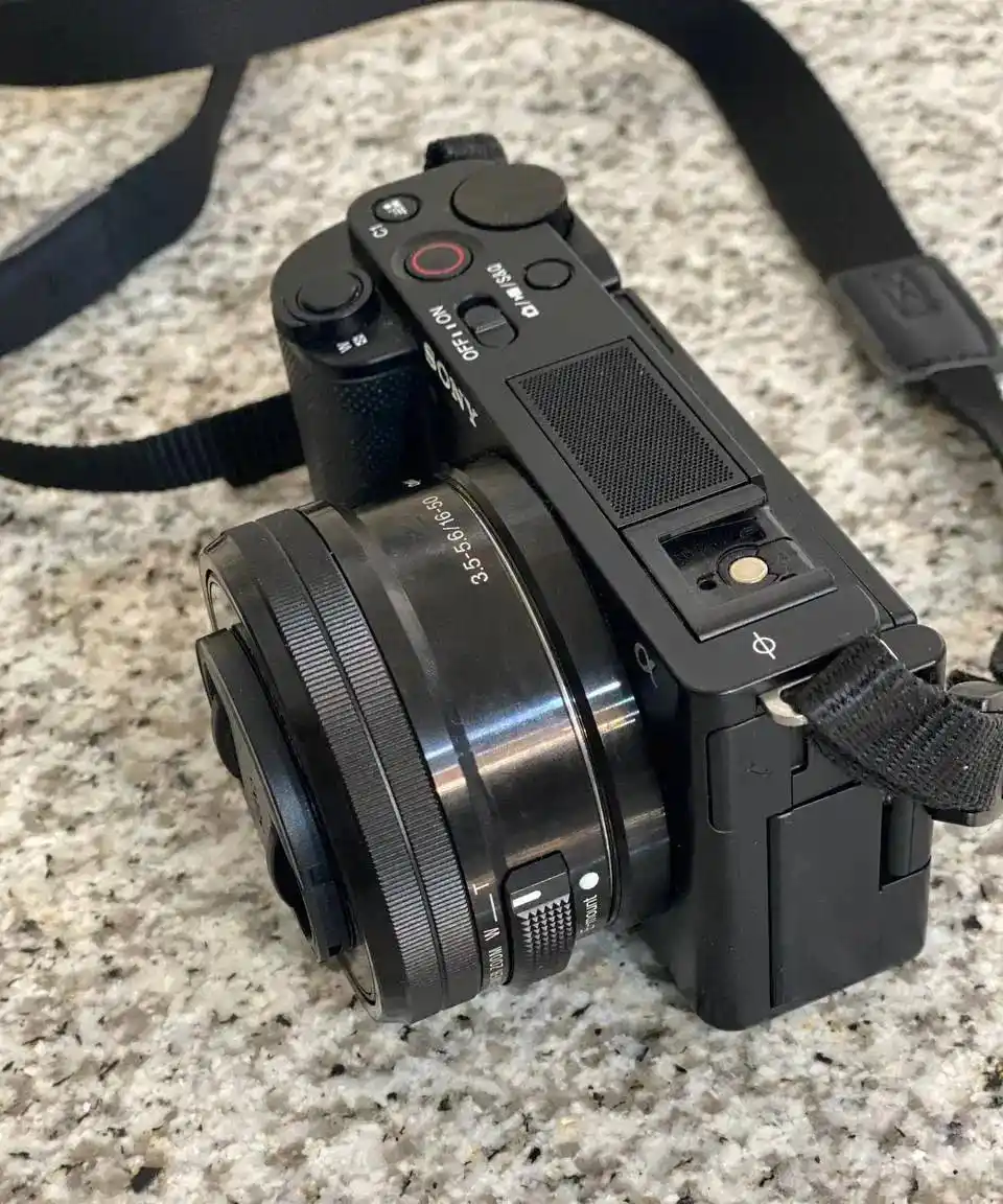 دوربین سونی zv e10 دست دو