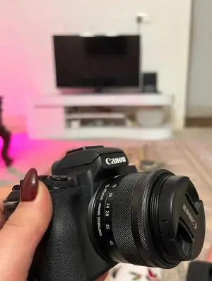 دوربین canon m50 mark 2 به همراه لنز کیت دست دوم